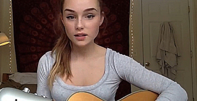 Девушка очень круто спела под гитару кавер 