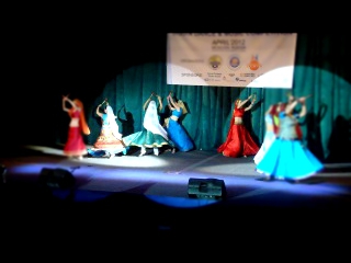 Школа Инданс, "Dola dola', танец с палочками. Конкурс индийского танца 8.04.12 