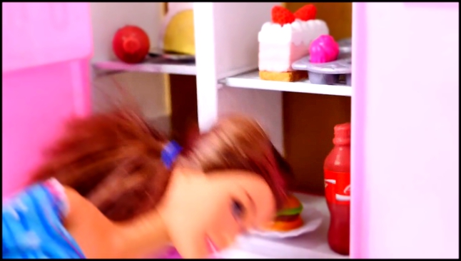 Видео для девочек: Кукла #Барби и Тереза поменялись местами! ГОРОД или ДЕРЕВНЯ?!  Мультик Барби 