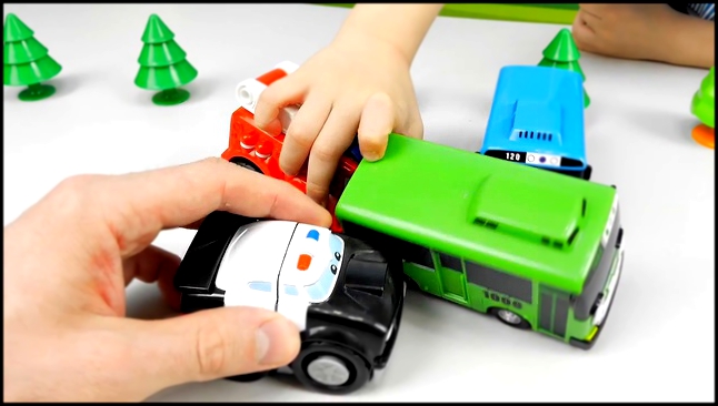 Автобус Тайо и его друг Роги - Видео для ребёнка с игрушками из мультика Tayo the Little Bus 