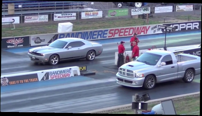 Драг Рейсинг Додж Челленджер и Додж Рам Drag Race Dodge Challenger SRT8 vs Dodge RAM SRT10 