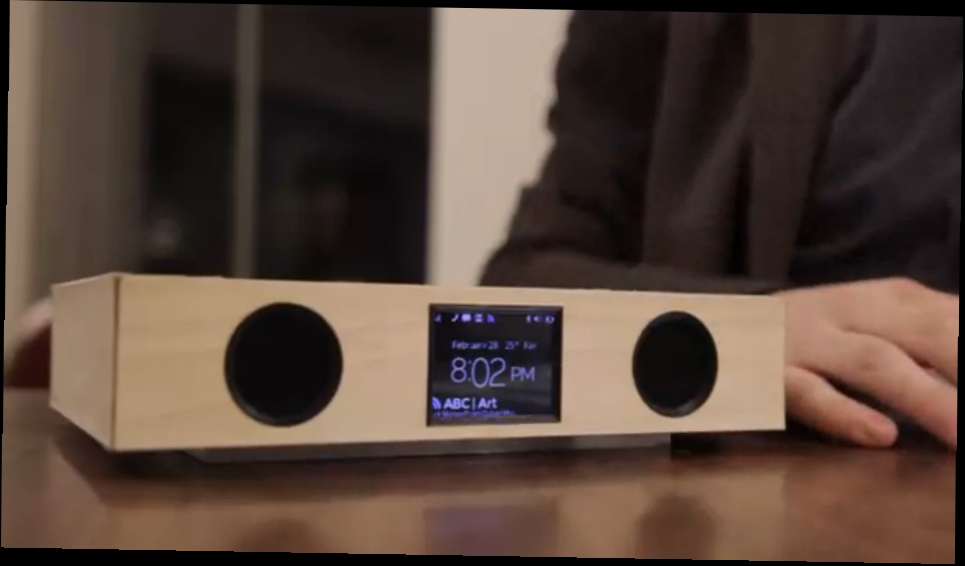 На Kickstarter собрали деньги на аудиосистему с беспроводной зарядкой телефона 