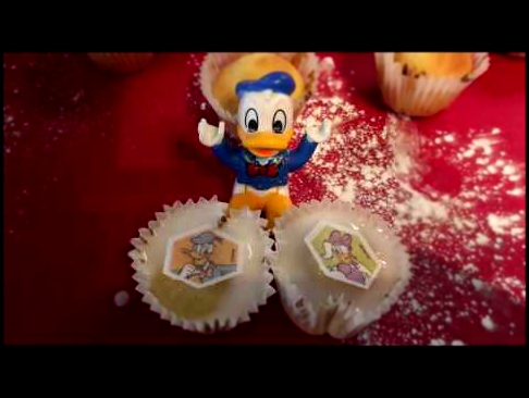 Lego Duplo Donald Duck Makes Mickey Mouse Clubhouse Cupcakes for Daisy's Valentine's Day Gift 