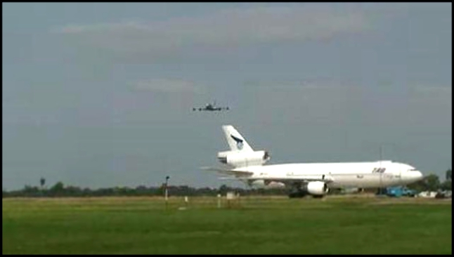 747 бреет травку и уходит в опасный вираж-ЖЕСТЬ 
