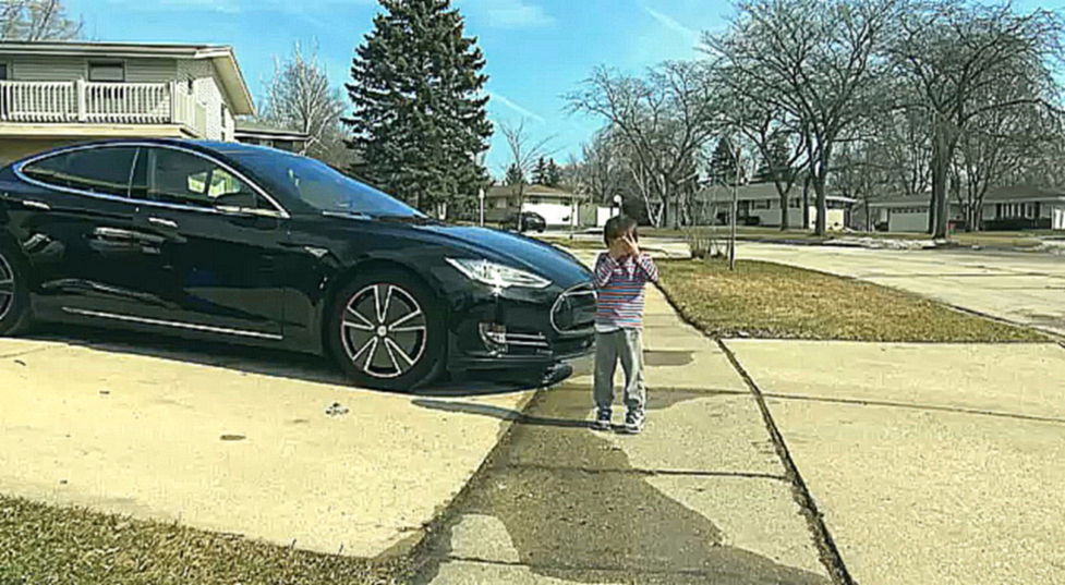 Автопилот электромобиля Tesla S испытали на ребенке 