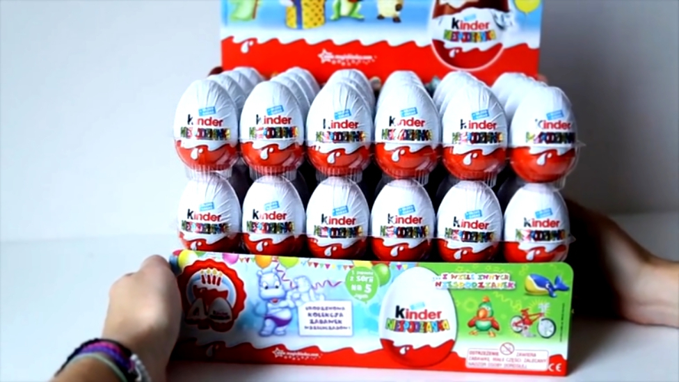 72 Киндер Сюрприз Яица Открываем ЧАСТЬ ПЕРВАЯ 72 Kinder Surprise Eggs Unboxing PART ONE 