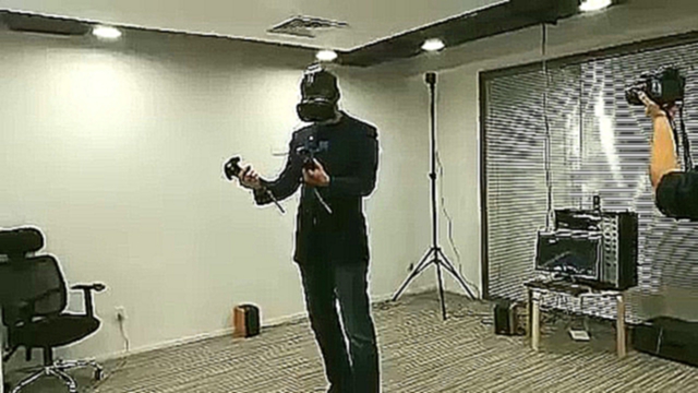 Новый аксессуар делает VR-шлем HTC Vive беспроводным 