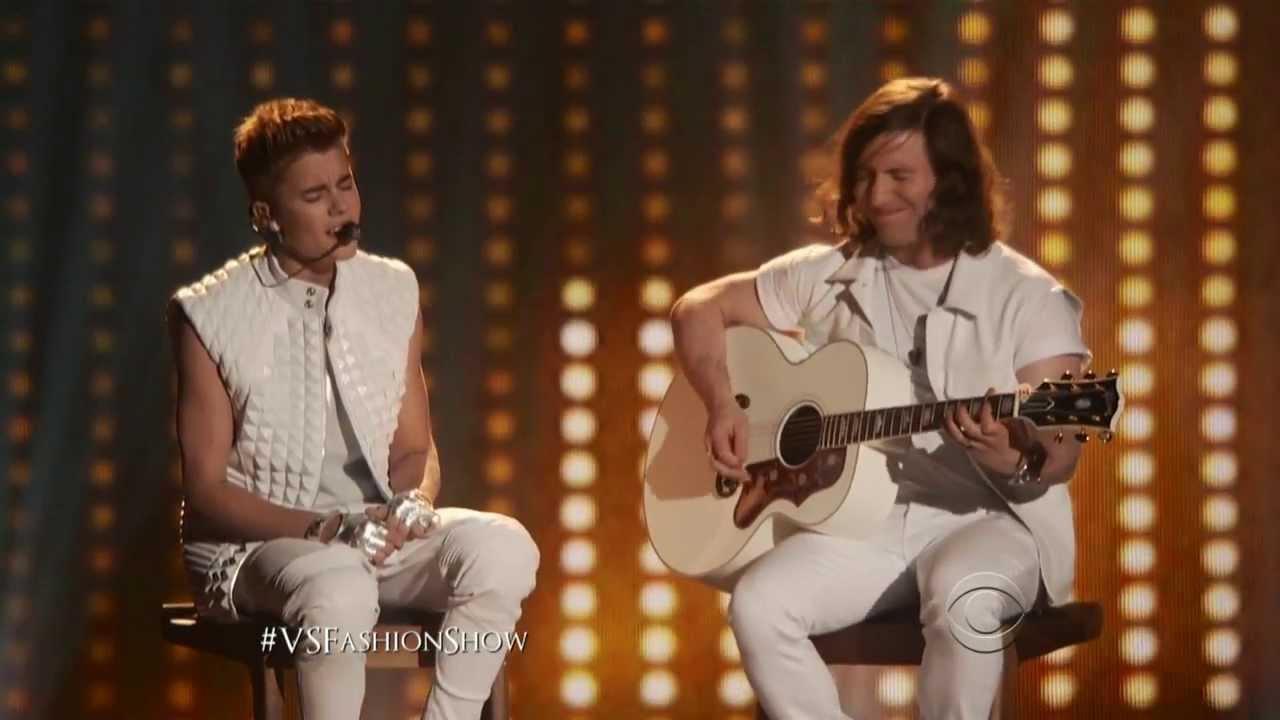 Justin Bieber - As Long As You Love Me (Acoustic) Victoria's Secret Fashion Show 2012