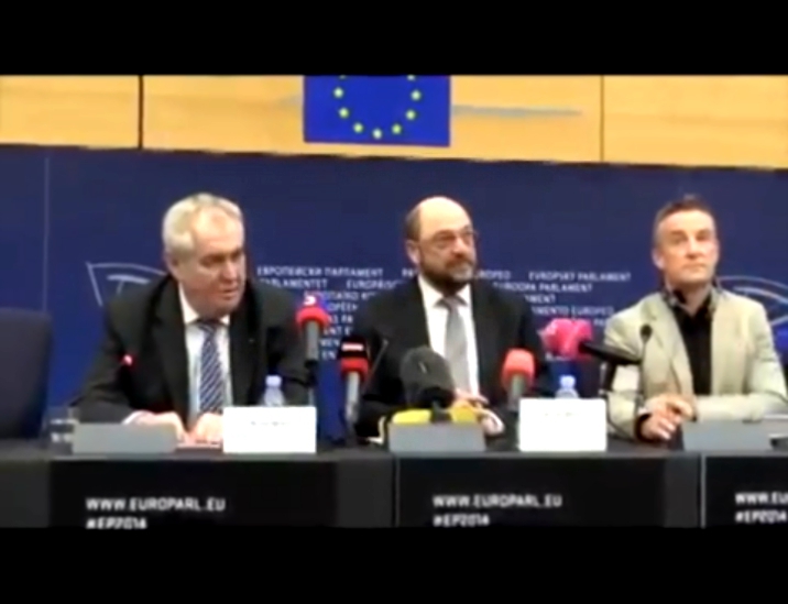 - Мартин Шульц: Янукович не подписал договор с ЕС. Вот теперь и получайте майдан. 2014 год 