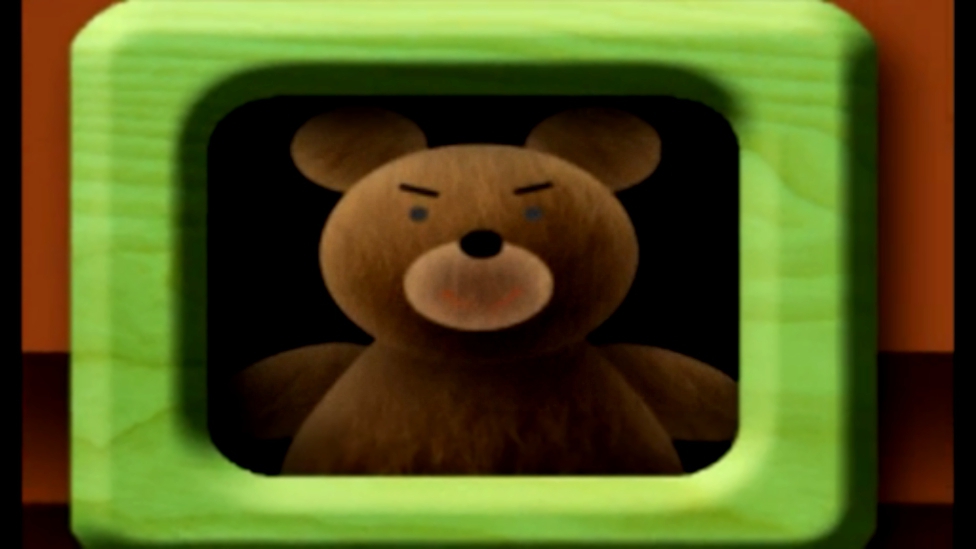 Распаковка Киндер сюрприз - игрушки  Маша и Медведь, часть 1 