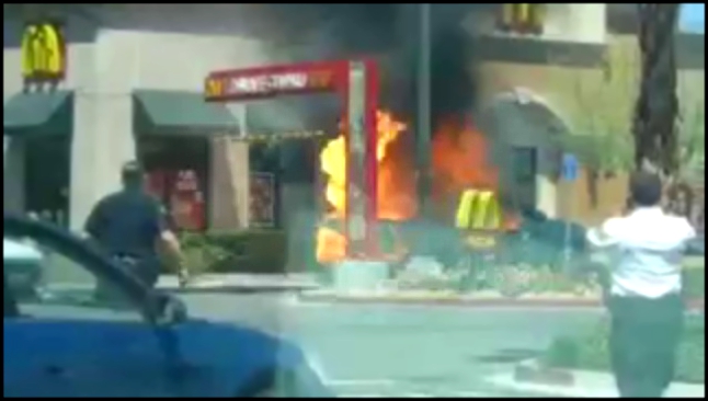Взрыв авто у Макдональдса США 