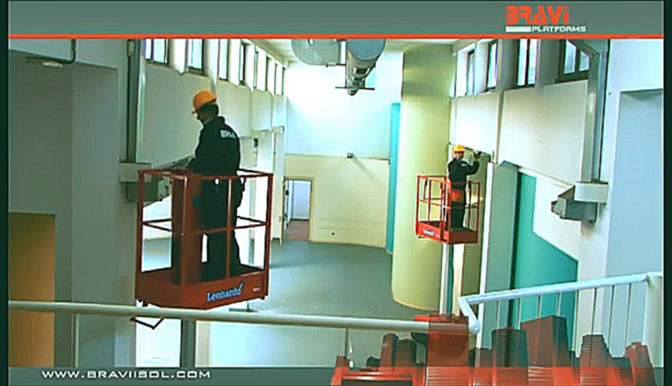 Видео мачтовый подъемник, самоходная строительная платформа Bravi Leonardo HD  