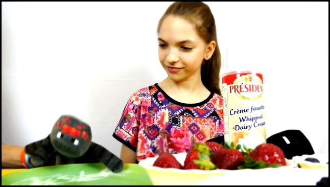 Игрушки #Майнкрафт, Лучшая подружка Света и Маша Капуки Кануки готовят торт! Видео для девочек 