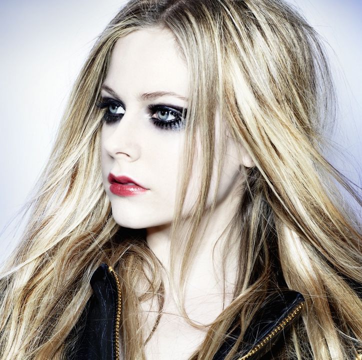 Avril Lavigne - Is it enough to love?
