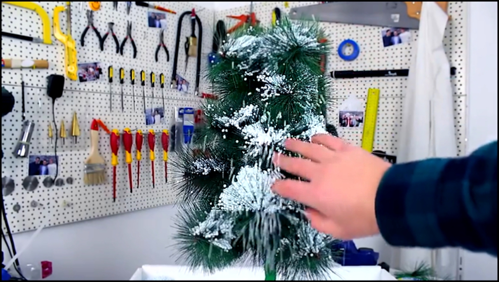 Как сделать электрическую ёлку со снегопадом своими руками 
