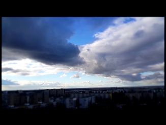 серые облака на голубом небе и закат. один из лучших снятых мной Time lapse-ов. на видео 2 часа съемки за 43 секунды 