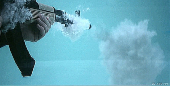 Стрельба под водой из АК-47 