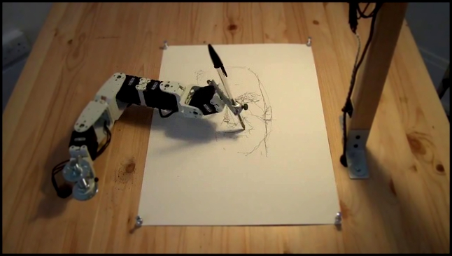 Робот Павел рисует Патрика 