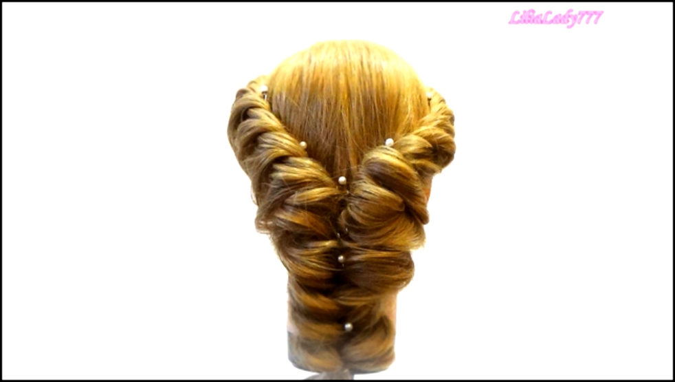 Прическа с плетением на средние волосы. 