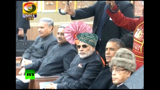 Индийцы раскритиковали Обаму за жвачку на параде по случаю Дня Республики 