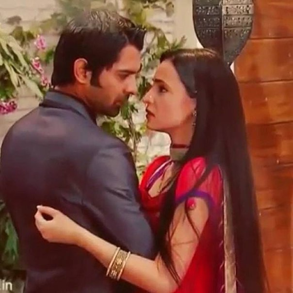 Как назвать эту любовь?  Iss Pyaar Ko Kya Naam Doon? - Saiyaan