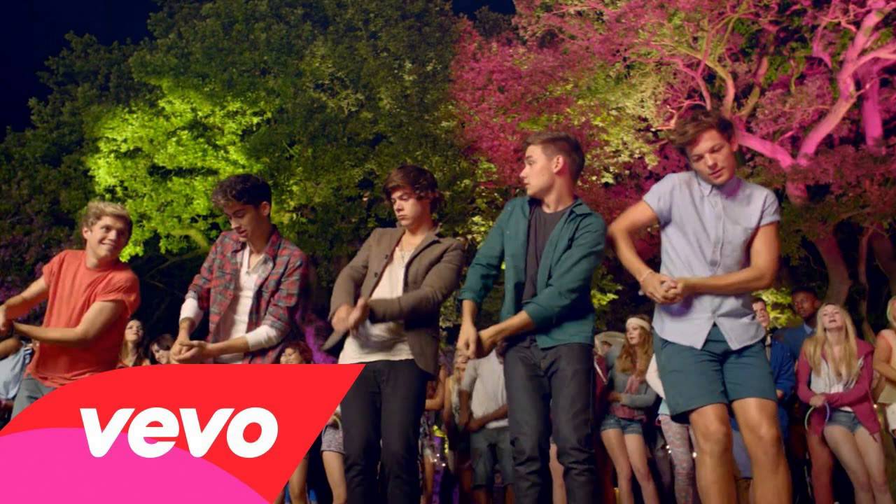 One Direction - Live While We're Young - Full -